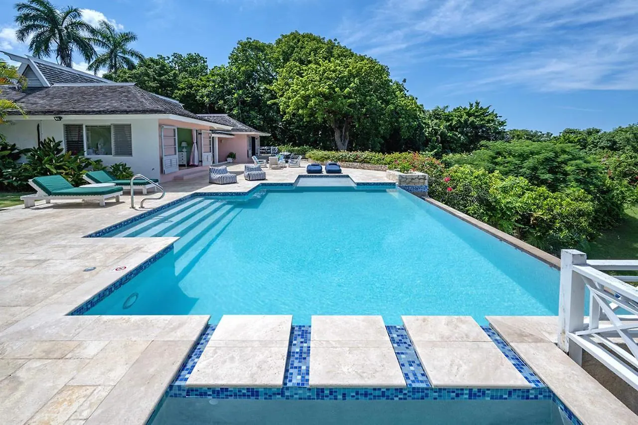 Hospitalityexpert Charming 4 Bedroom Villa Sleeps 10 - Pool Hot Tub Beach & Private Chef location